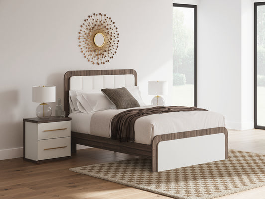 Kendanport Upholstered Bed