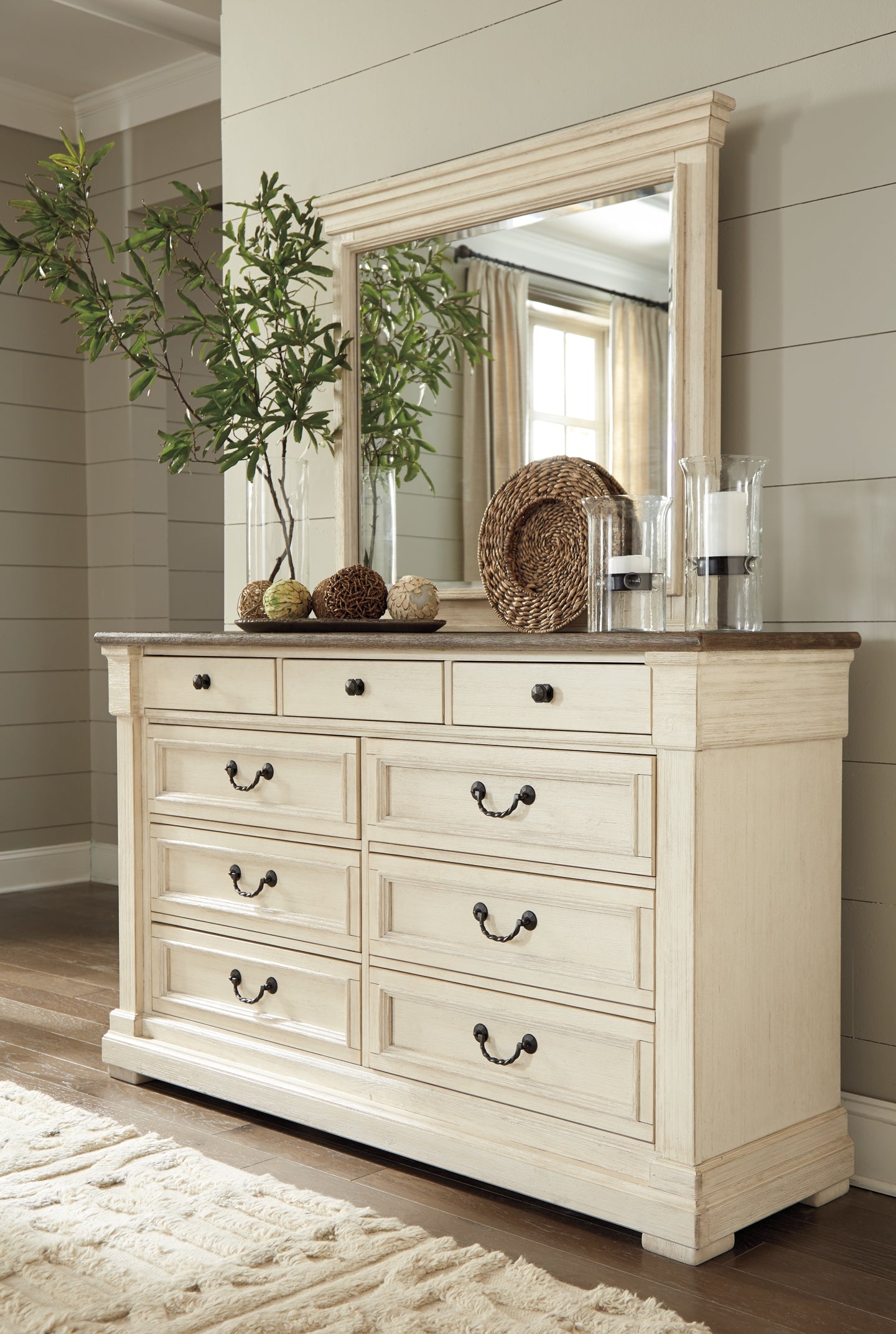 Bedroom > Dresser & Mirror