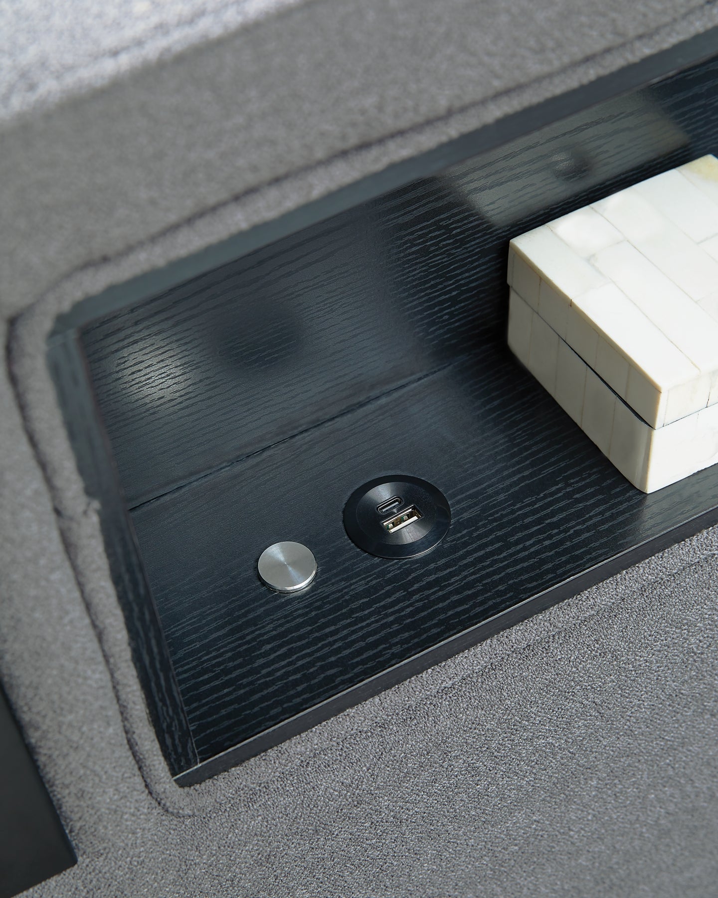 Verishaw California  Upholstered Bed