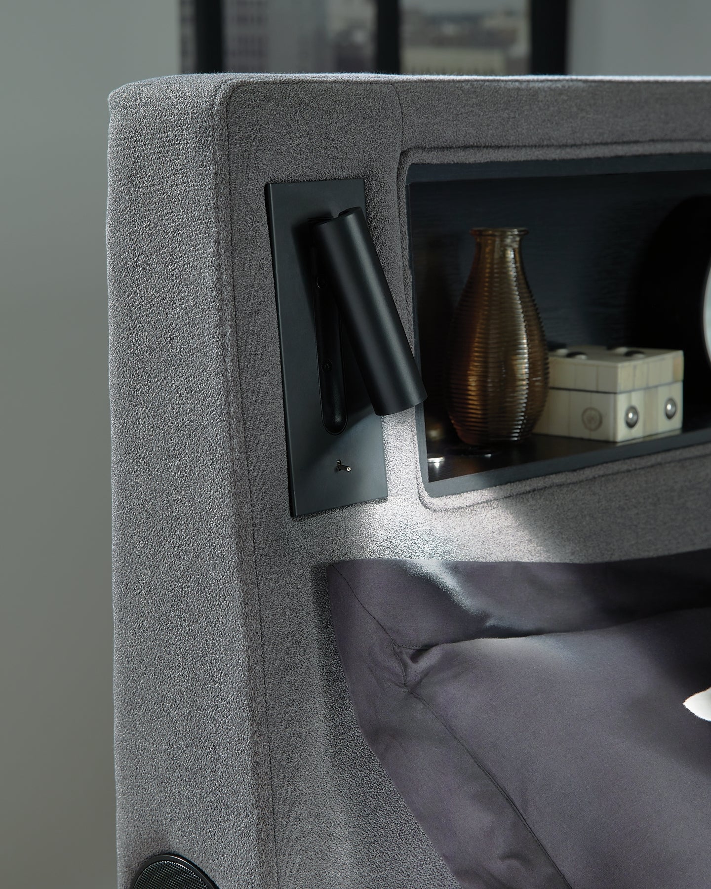 Verishaw California  Upholstered Bed