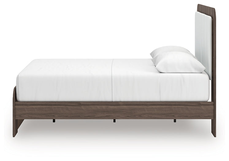 Kendanport  Upholstered Bed
