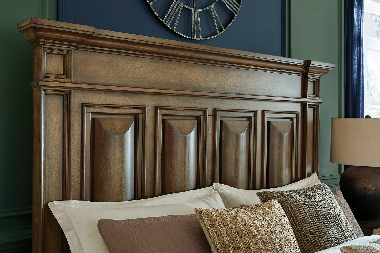 Frantanna  Panel Storage Bed