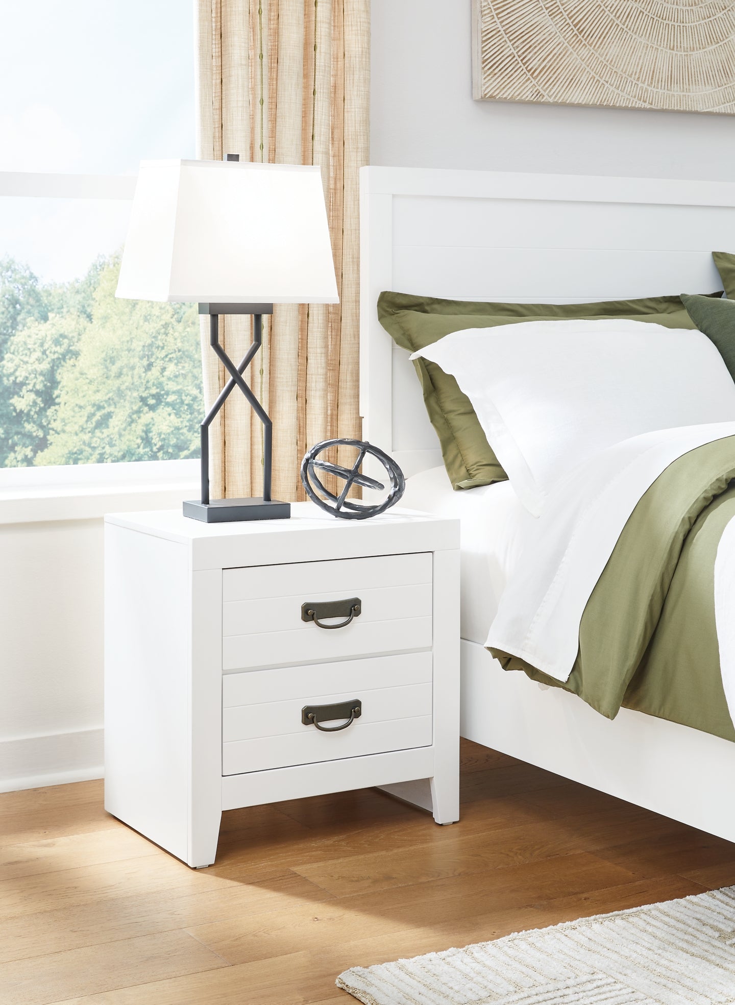 Binterglen California  Panel Bed With Mirrored Dresser, Chest And Nightstand
