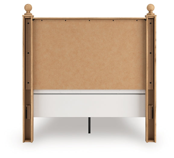 Aleaport  Panel Bed With Mirrored Dresser