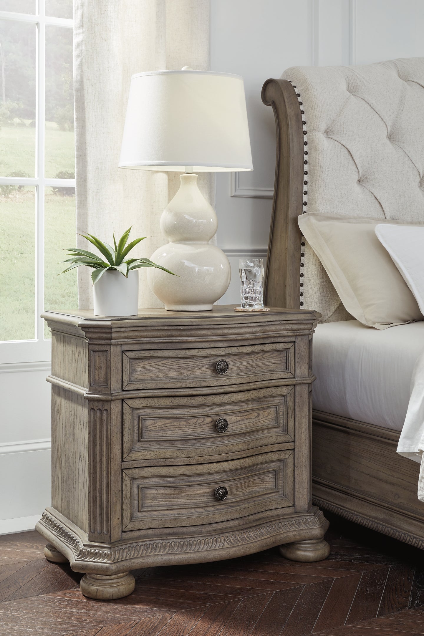 Ardenfield  Upholstered Sleigh Bed With Mirrored Dresser And Nightstand