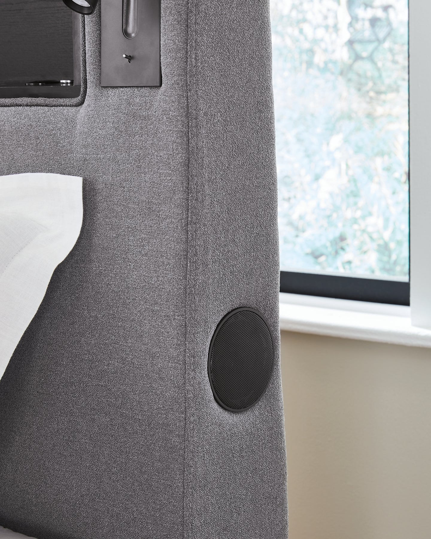 Verishaw  Upholstered Bed