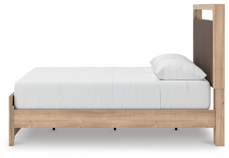 Kinlanni  Upholstered Platform Bed, Dresser And Mirror