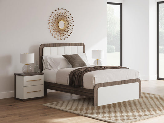 Kendanport  Upholstered Bed