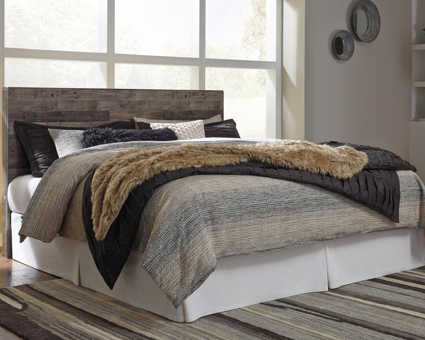 Derekson  Panel Headboard Bed With Mirrored Dresser