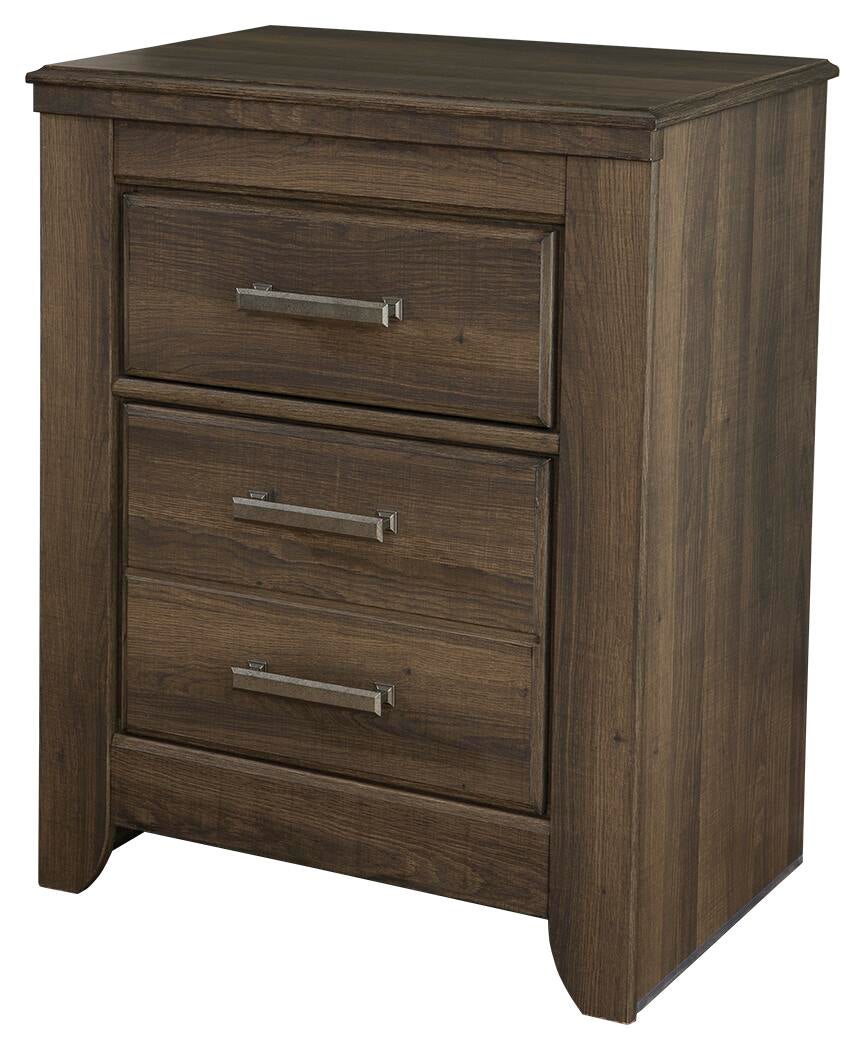 Juararo  Poster Bed With Mirrored Dresser, Chest And Nightstand