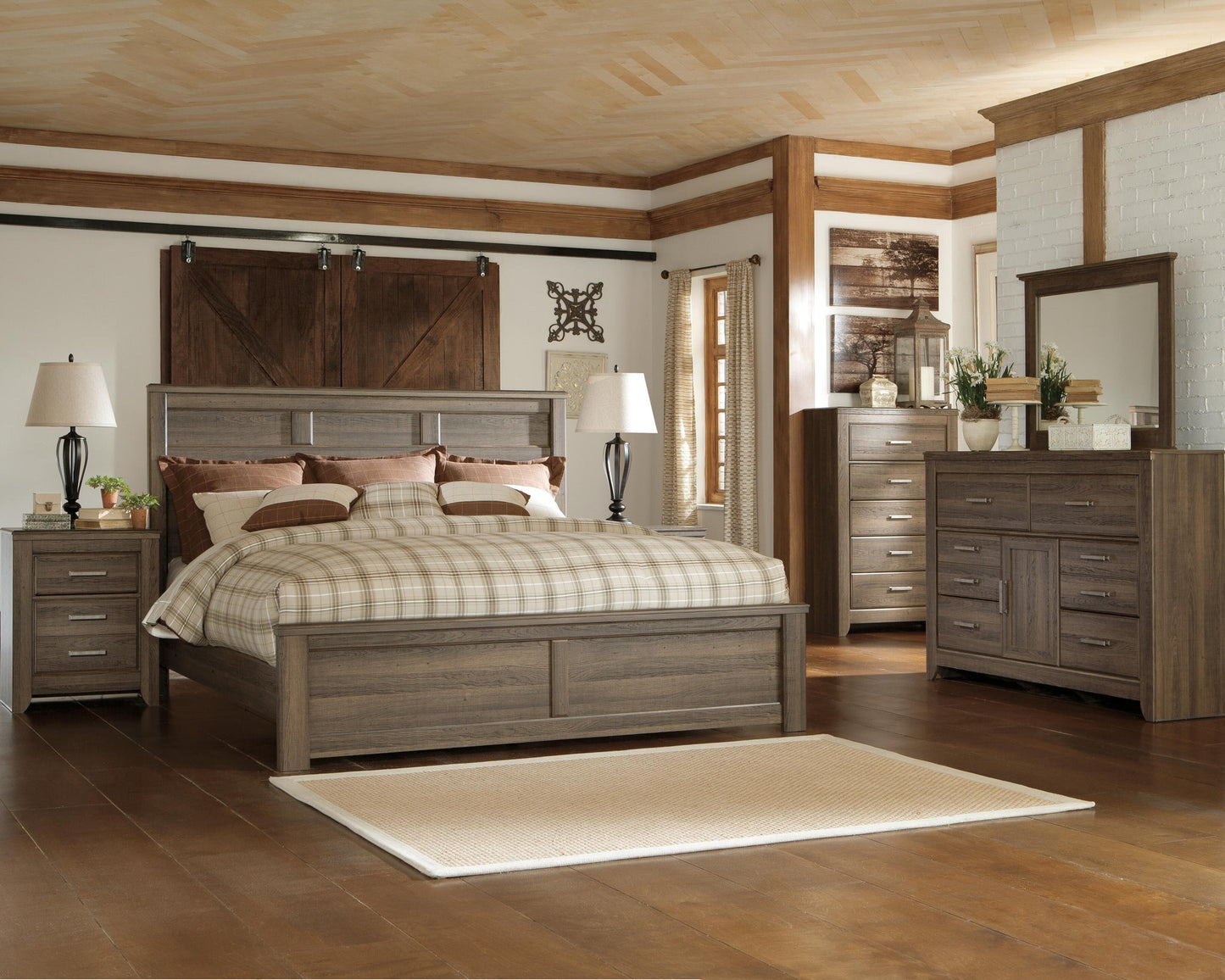 Juararo California  Panel Bed With Mirrored Dresser