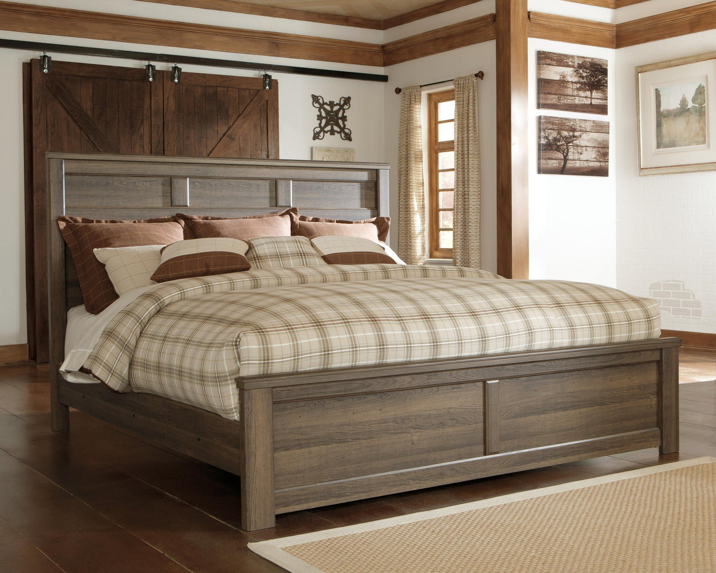 Juararo California  Panel Bed With Mirrored Dresser