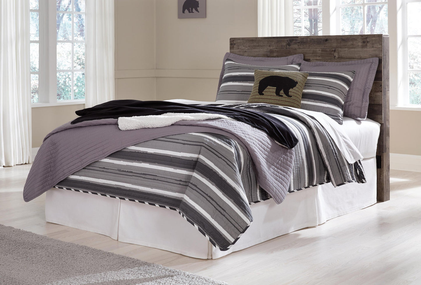 Derekson  Panel Headboard Bed With Mirrored Dresser, Chest And Nightstand