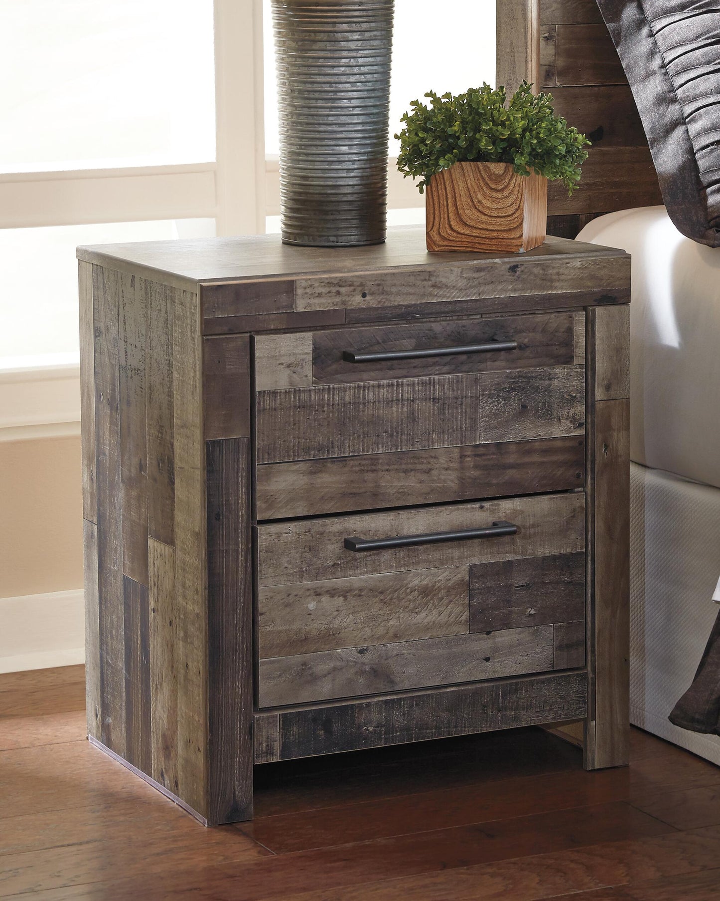 Derekson  Panel Headboard Bed With Mirrored Dresser, Chest And Nightstand