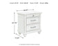 Kanwyn  Panel Bed With Mirrored Dresser, Chest And Nightstand