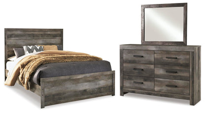 Wynnlow  Panel Bed With Mirrored Dresser