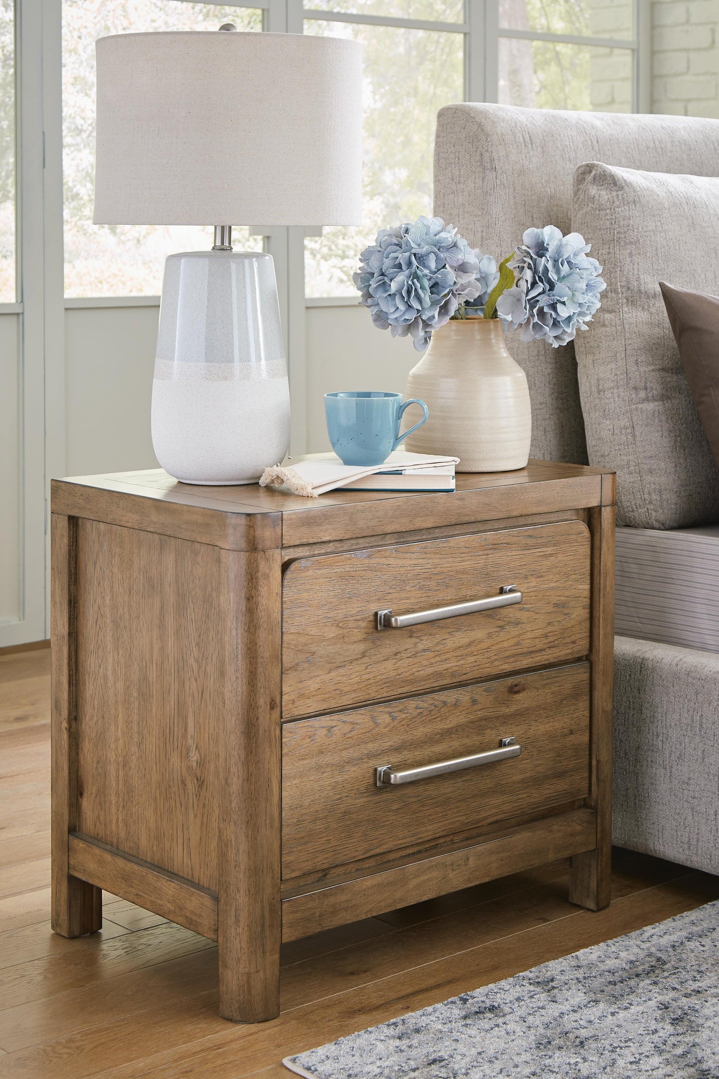 Cabalynn California  Upholstered Bed With Mirrored Dresser, Chest And Nightstand