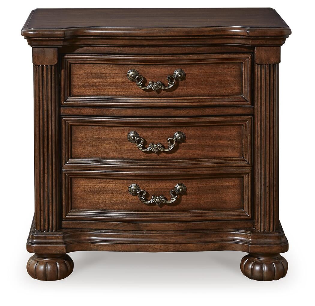 Lavinton California  Poster Bed, Dresser, Mirror, Chest And Nightstand