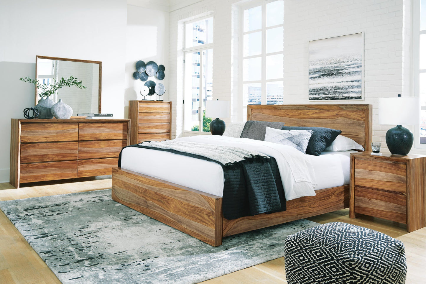 Dressonni  Panel Bed With Mirrored Dresser