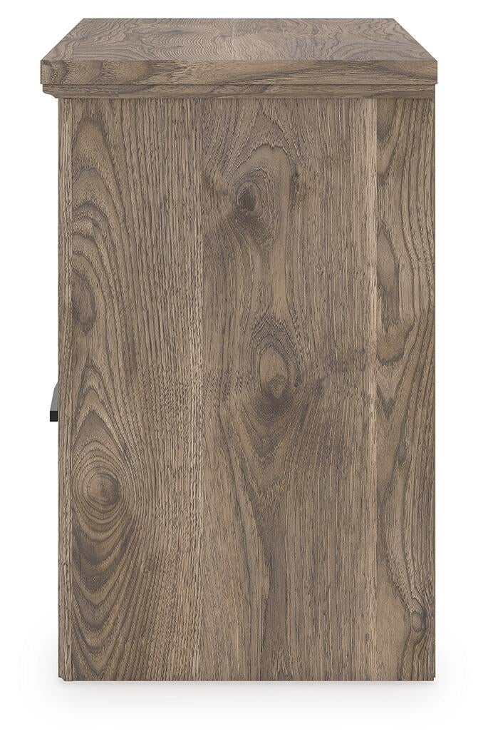 Rusticott  Poster Bed, Dresser, Mirror And Nightstand