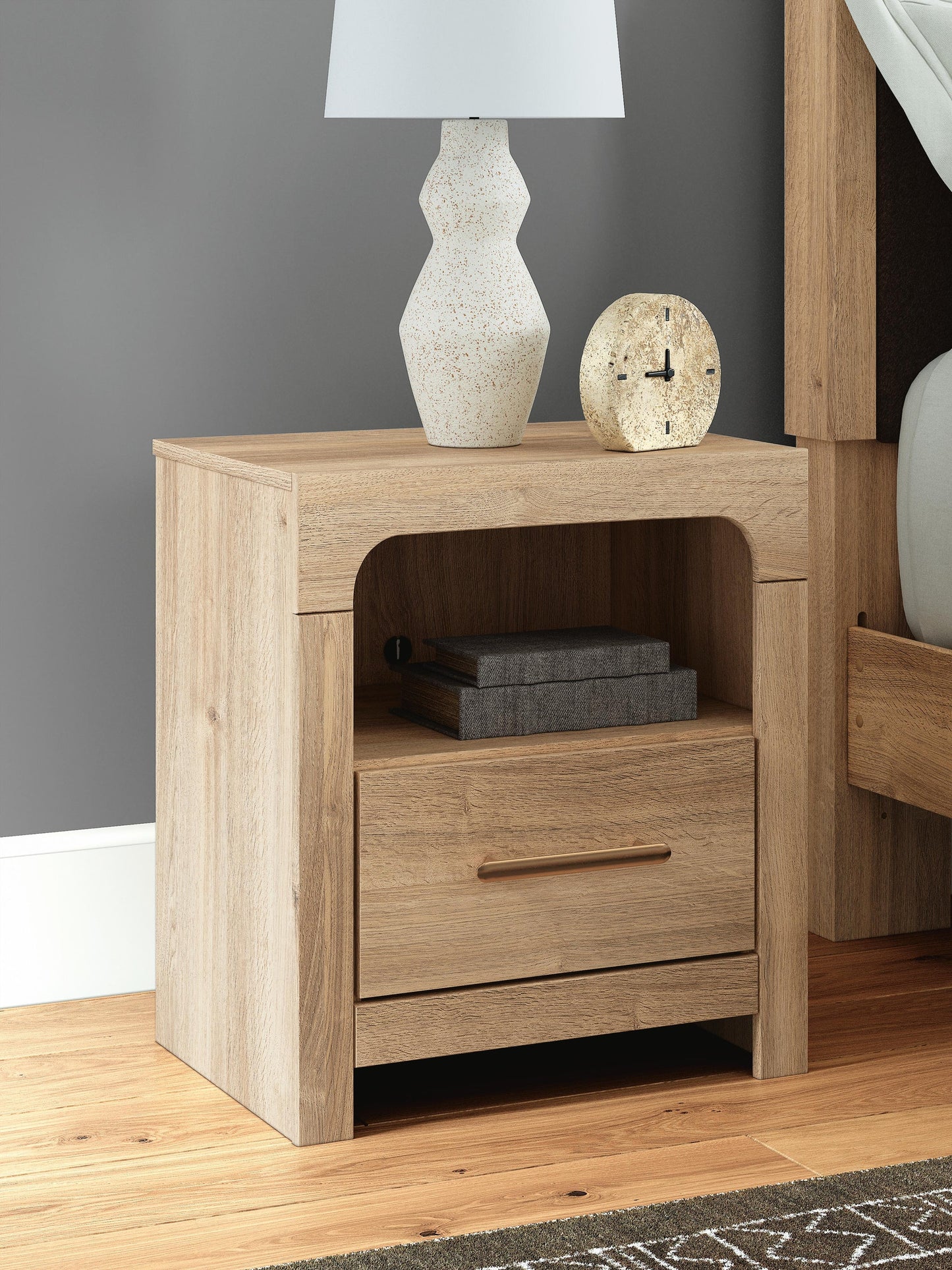 Kinlanni  Upholstered Platform Bed, Dresser, Mirror And Nightstand