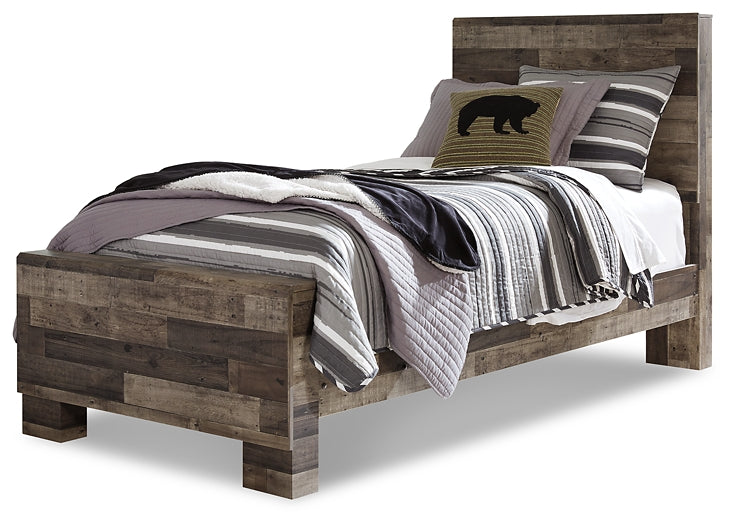 Derekson  Panel Bed With Mirrored Dresser, Chest And 2 Nightstands